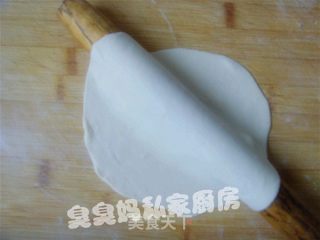 荷叶饼的做法步骤：2