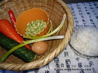 五彩炒饭的做法步骤：3