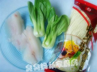 鱼丸面的做法步骤：3