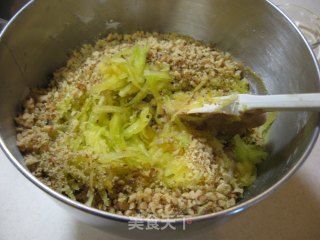 西葫芦瓜面包--用蔬菜做面包--Zuchicini Bread的做法步骤：4
