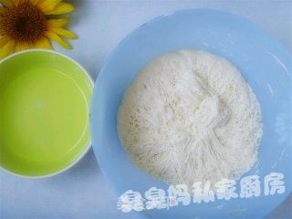 安心油条的做法步骤：2