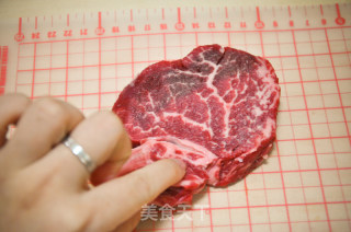 黑椒牛排+甜椒色拉的做法步骤：6