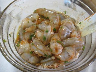 香烤虾串的做法步骤：2