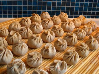 萝卜虾仁小笼包的做法步骤：4