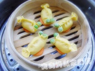 金鱼蒸饺的做法步骤：2