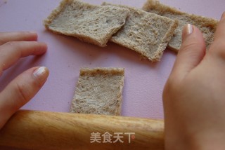 吐司香肠卷的做法步骤：2