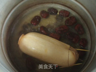 话梅桂圆冰糖糯米藕的做法步骤：2