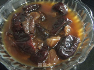 话梅桂圆冰糖糯米藕的做法步骤：2