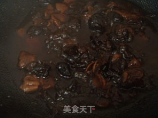 话梅桂圆冰糖糯米藕的做法步骤：2
