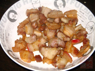 泰酱木瓜煮酥肉的做法步骤：2
