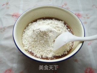 百花照福——蜜饯月饼的做法步骤：5