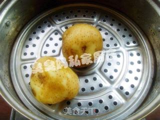 鸡汁土豆泥的做法步骤：2