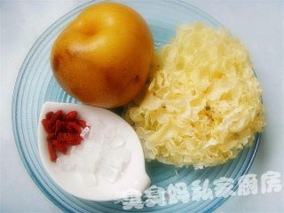 银耳雪梨羹的做法步骤：3