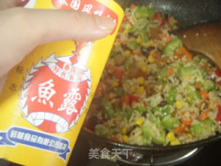 蚝油杂蔬炒饭的做法步骤：5