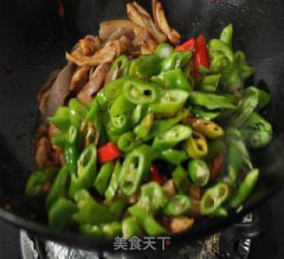 青椒肚片的做法步骤：2