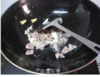 谁都可以做得得心应手的家常快炒——鲜辣杏鲍菇炒肉片的做法步骤：3
