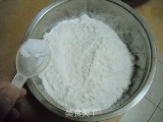 蛋香芝麻甜薄脆的做法步骤：2