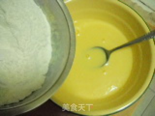 蛋香芝麻甜薄脆的做法步骤：2