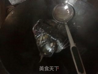 红烧 鱼头的做法步骤：2