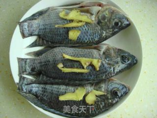 无辣版水煮罗非鱼的做法步骤：4