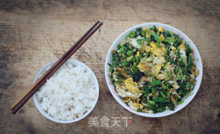 青椒芹菜炒蛋的做法