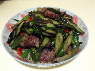 无辣不欢-----------湖南薰肠炒红菜苔的做法