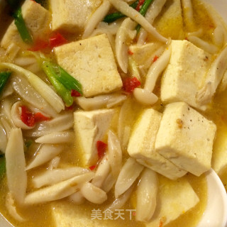 蘑菇炖豆腐的做法