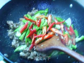 黑椒鸭腿的做法步骤：3