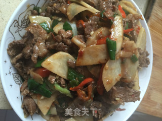 芋头炒牛肉的做法