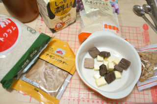 巨型巧克力面包圈--蛋糕模盛妆的新食感面包的做法步骤：6