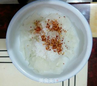 凉拌酸辣甜萝卜的做法