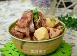 芋儿莲藕炖排骨的做法