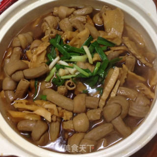 砂锅笋干小肠煲的做法