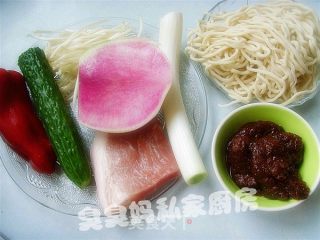 老北京炸酱面的做法步骤：2