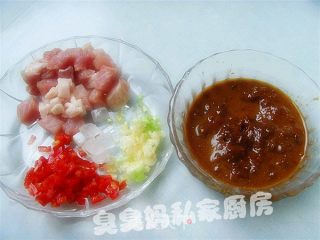 老北京炸酱面的做法步骤：2