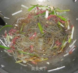 炒地瓜粉的做法步骤：2