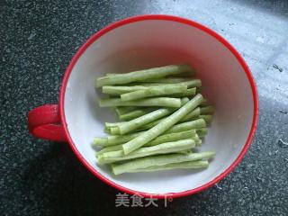 虾米糟菜拌豇豆的做法步骤：2