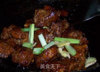 排骨焖土豆的做法步骤：2