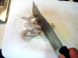 三鲜韭菜馅饼的做法步骤：2