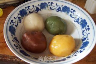 彩色冰皮月饼的做法步骤：4