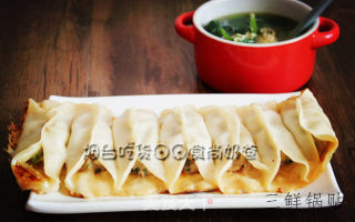 三鲜锅贴：温馨的周末亲子餐的做法