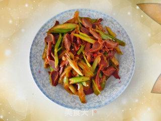 西芹炒鸡胗的做法