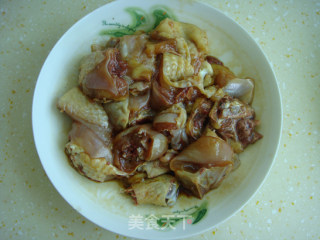 香菇滑鸡煲仔饭的做法步骤：3