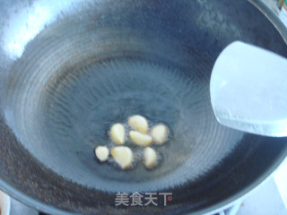 香菇滑鸡煲仔饭的做法步骤：3