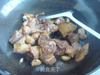 香菇滑鸡煲仔饭的做法步骤：3