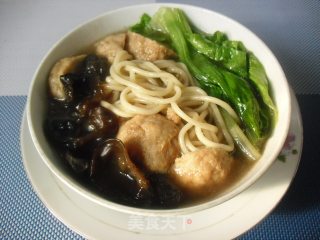 木耳肉丸煮面的做法