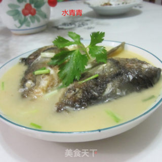 葱香鱼头汤的做法