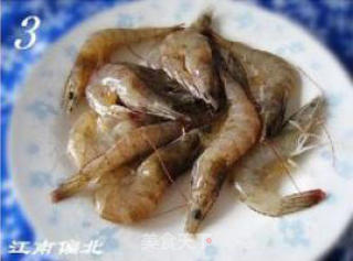 西芹炒虾仁的做法步骤：2