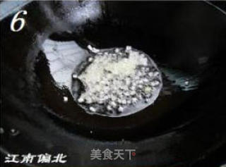 西芹炒虾仁的做法步骤：2