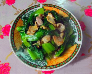肉片煮莙荙菜的做法
